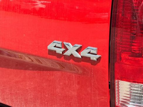 Used 2019 RAM 1500 Classic SLT AWD/4WD image 24