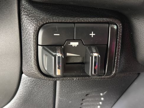 Used 2023 Dodge Durango GT image 30