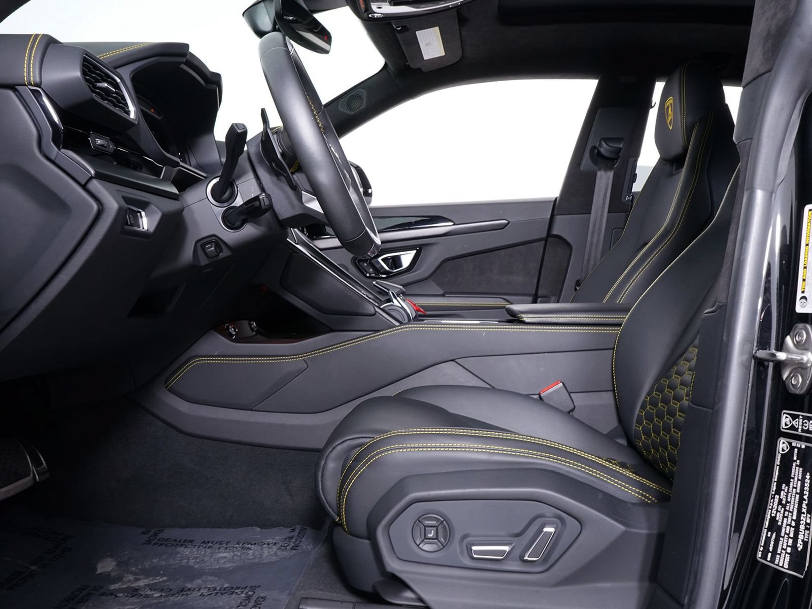 Used 2023 Lamborghini Urus S AWD/4WD image 25