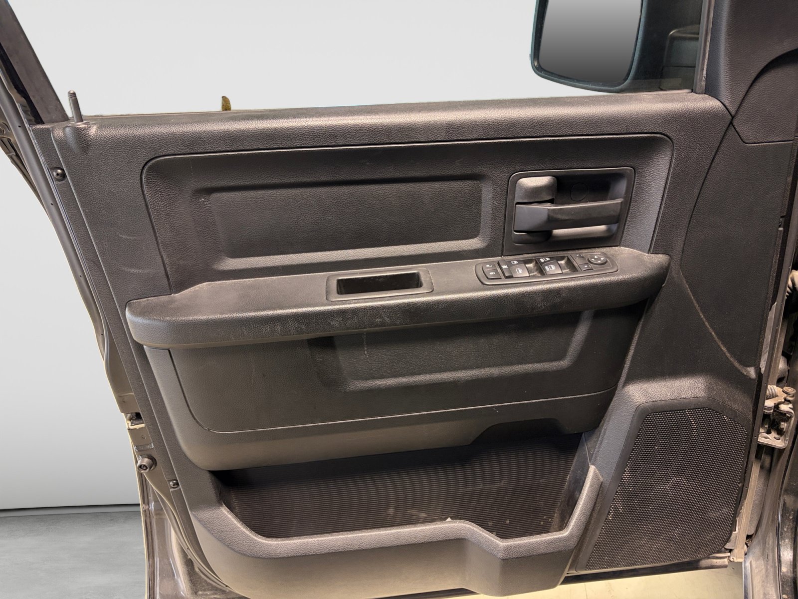 Used 2018 RAM 1500 Express RWD image 10