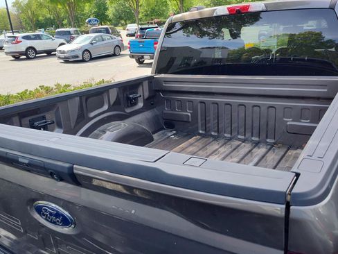 Used 2023 Ford F150 Lightning XLT image 7