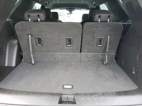Used 2022 Chevrolet Traverse LT FWD image 8