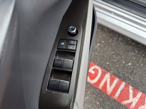 Used 2021 Toyota Camry XLE w/ Navigation Upgrade Package image 13