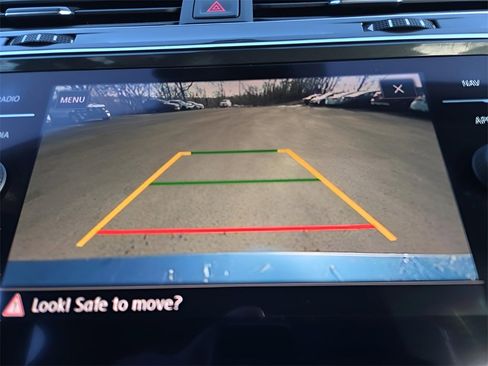 Used 2020 Volkswagen Tiguan SEL image 23