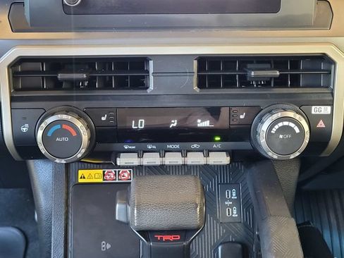 Certified 2024 Toyota Tacoma TRD Off-Road w/ TRD Off Road Upgrade Package AWD/4WD image 25