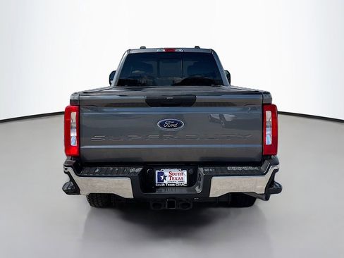 Used 2024 Ford F250 XLT w/ FX4 Off-Road Package AWD/4WD image 6