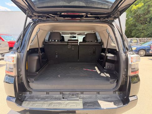 Used 2016 Toyota 4Runner SR5 Premium AWD/4WD image 9