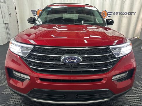 Used 2023 Ford Explorer XLT w/ Equipment Group 202A image 3