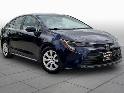 Used 2024 Toyota Corolla LE image 3
