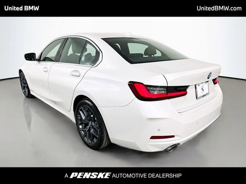 Used 2025 BMW 330i Sedan w/ Convenience Package RWD image 7