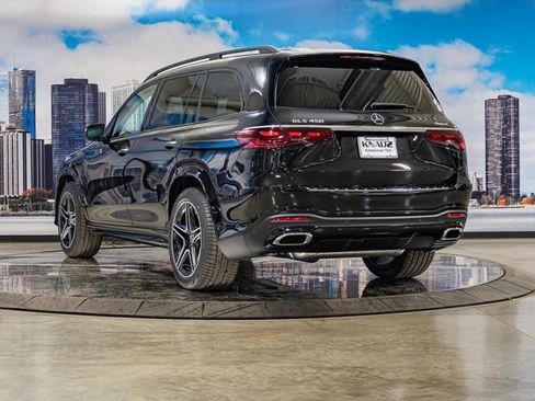 Used 2026 Mercedes-Benz GLS 450 4MATIC image 9