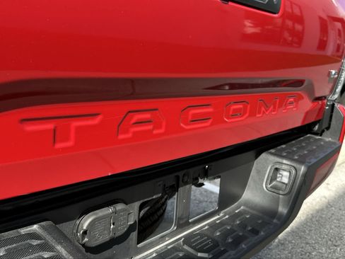 Used 2023 Toyota Tacoma Limited AWD/4WD image 15