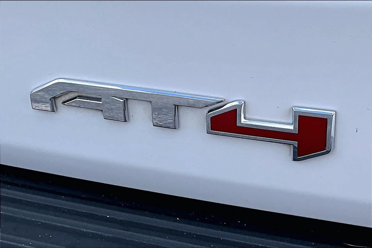 Used 2021 GMC Yukon AT4 w/ AT4 Premium Plus Package AWD/4WD image 10