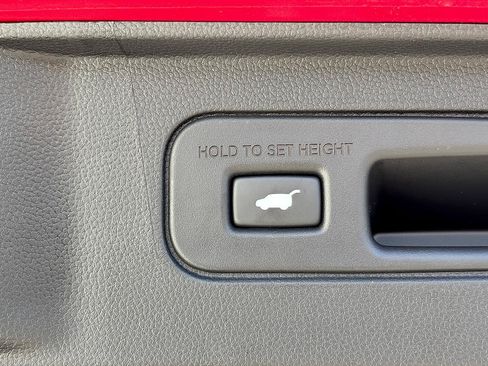 Certified 2025 Honda Pilot Touring image 7