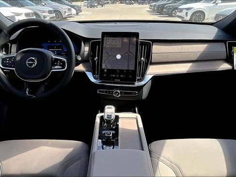 New 2026 Volvo XC90 B6 Plus w/ Protection Package Premier image 8