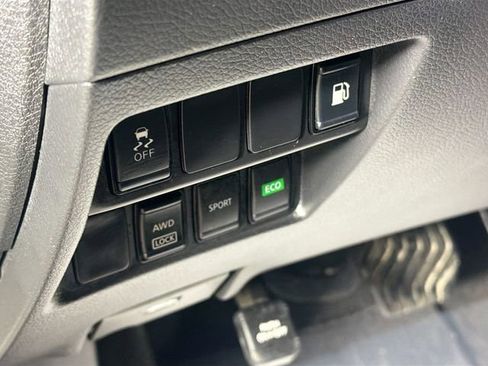 Used 2018 Nissan Rogue S AWD/4WD image 10