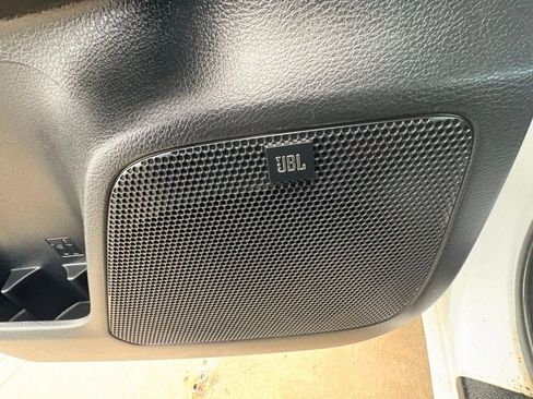 Used 2018 Toyota Tacoma TRD Off-Road image 25