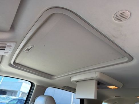 Used 2012 Chevrolet Tahoe LTZ AWD/4WD image 15