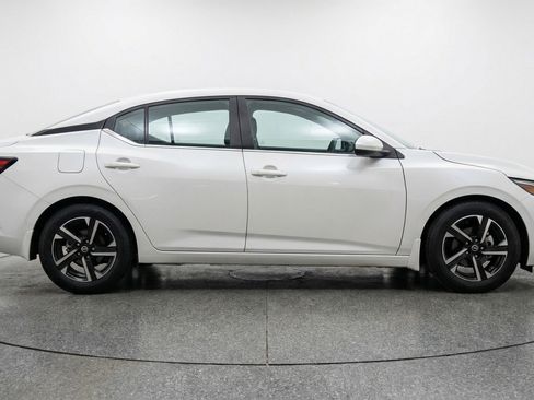 Used 2025 Nissan Sentra SV image 11