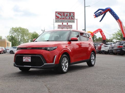 Used 2025 Kia Soul LX w/ LX Technology Package FWD image 7