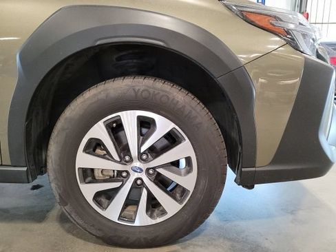 Used 2025 Subaru Outback Premium AWD/4WD image 16