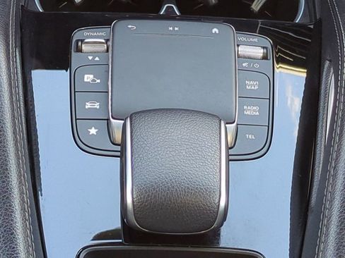 Certified 2022 Mercedes-Benz GLE 350 4MATIC w/ Premium Package image 19