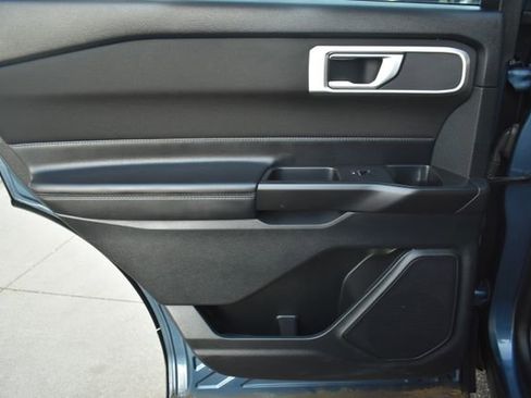Used 2020 Ford Explorer XLT w/ Comfort Package image 36
