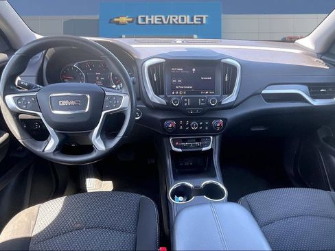 Used 2024 GMC Terrain SLE w/ Driver Convenience Package FWD image 7