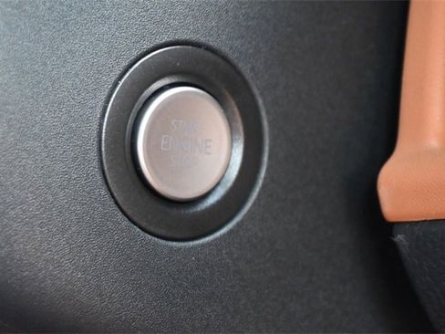 New 2025 Volkswagen ID. Buzz Pro S image 15