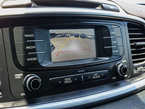 Used 2018 Kia Sorento L FWD image 27