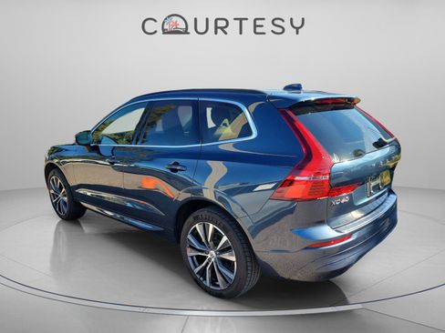 Used 2022 Volvo XC60 B5 Momentum w/ Protection Package Premier image 2