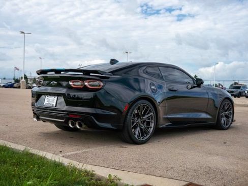 Used 2022 Chevrolet Camaro ZL1 RWD image 7
