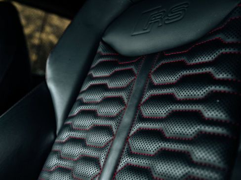 Used 2023 Audi RS Q8 w/ Black Optic Package image 23