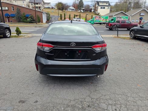 Used 2021 Toyota Corolla LE image 6