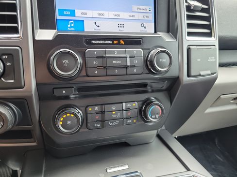 Used 2016 Ford F150 XLT w/ Equipment Group 302A Luxury RWD image 31