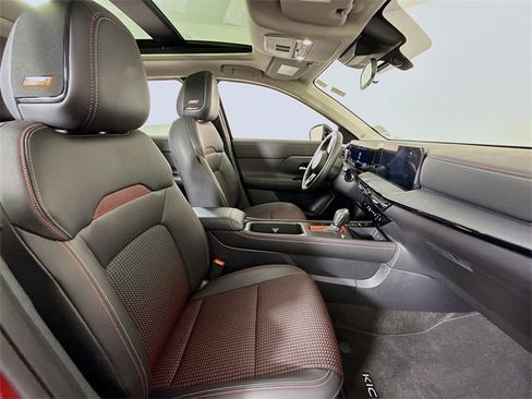 Used 2026 Nissan Kicks SR w/ SR Premium Package image 24