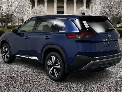 Used 2023 Nissan Rogue SL w/ SL Premium Package image 7