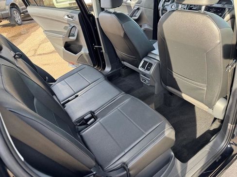 Used 2019 Volkswagen Tiguan SE w/ Panoramic Sunroof Package image 26