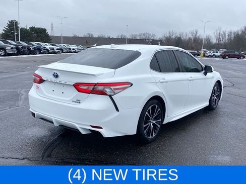 Used 2019 Toyota Camry SE image 3