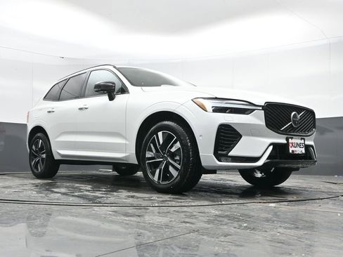 New 2026 Volvo XC60 B5 Plus w/ Protection Package Premier AWD/4WD image 40