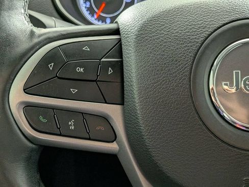 Used 2019 Jeep Cherokee Limited FWD image 14