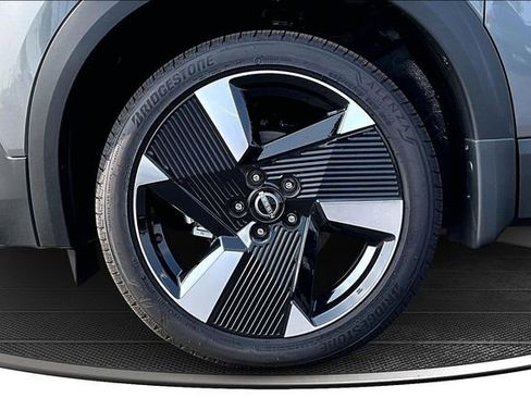 New 2026 Nissan Kicks SR FWD image 12