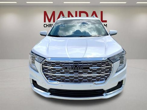 Used 2022 GMC Terrain Denali w/ Denali Premium Package AWD/4WD image 2