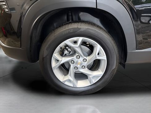 Used 2026 Chevrolet Trax LS w/ LS Convenience Package FWD image 15