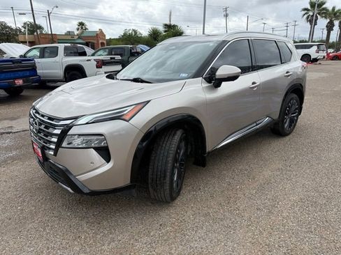 Certified 2024 Nissan Rogue Platinum image 3