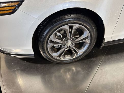 Certified 2024 Honda Accord EX image 11