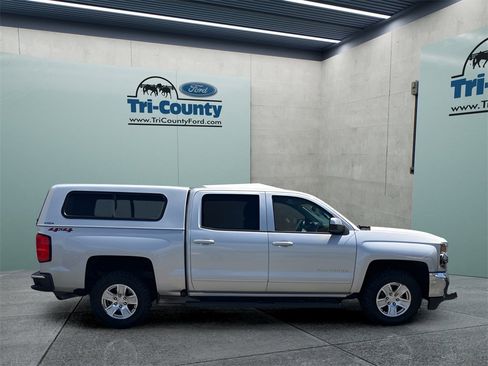 Used 2018 Chevrolet Silverado 1500 LT w/ All Star Edition image 8