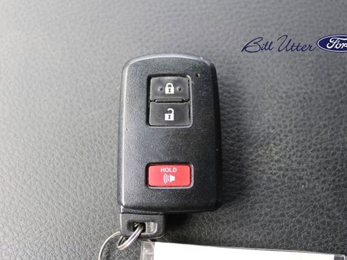 Used 2021 Toyota Tacoma TRD Sport w/ Technology Package image 11