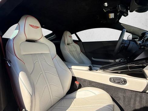 Used 2025 Aston Martin V8 Vantage image 11