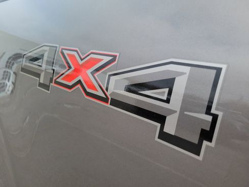 Used 2022 Ford F150 Lariat w/ Equipment Group 502A High image 9